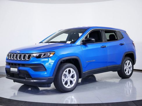 Used 2024 Jeep Compass Sport image 1
