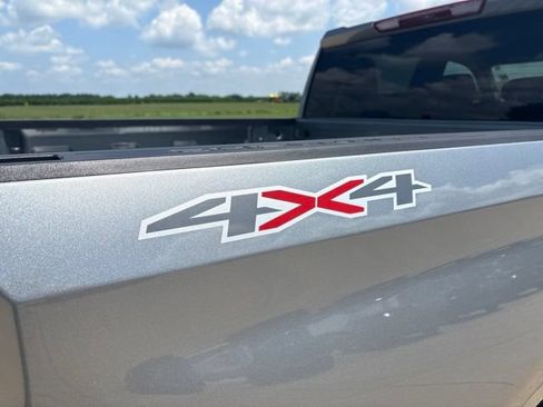 Used 2024 Chevrolet Silverado 1500 LT AWD/4WD image 11