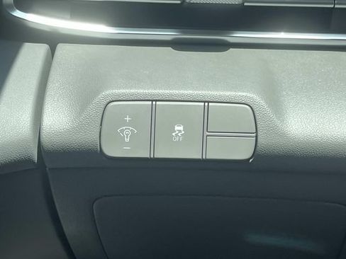 Certified 2025 Hyundai Elantra Sport FWD image 30