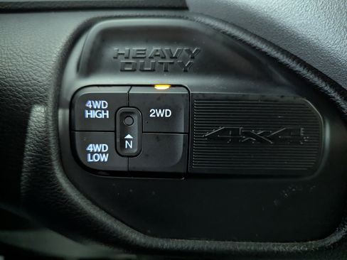 Used 2024 RAM 2500 Big Horn AWD/4WD image 24