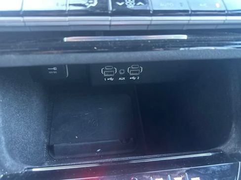 Used 2024 Jeep Wagoneer Series II w/ Flexible Seating Group RWD image 27