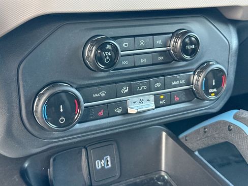 Used 2022 Ford Bronco Wildtrak image 17