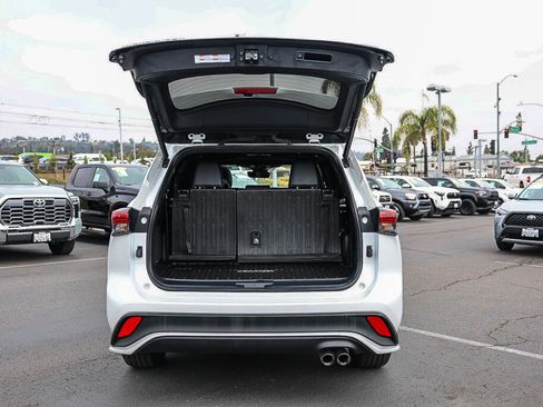 Used 2023 Toyota Highlander XSE FWD image 29