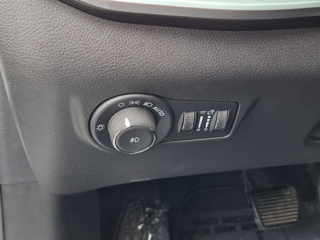 Certified 2025 Jeep Compass Limited AWD/4WD image 14