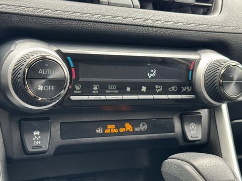 Used 2025 Toyota RAV4 XLE image 26