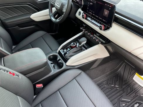 New 2026 GMC Canyon AT4X w/ AT4X AEV Edition AWD/4WD image 13