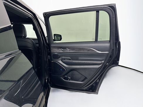 Used 2021 Jeep Grand Cherokee L Overland image 33