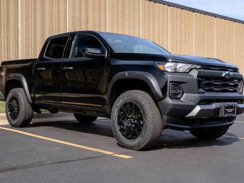 New 2026 Chevrolet Colorado Trail Boss AWD/4WD image 2