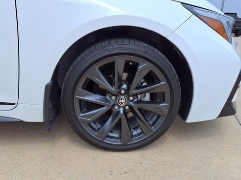 Certified 2025 Toyota Corolla SE FWD image 9