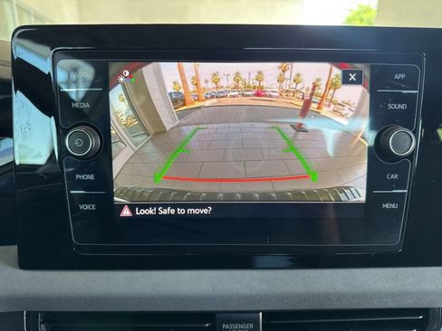 Used 2025 Volkswagen Jetta SE w/ Sunroof Package FWD image 15