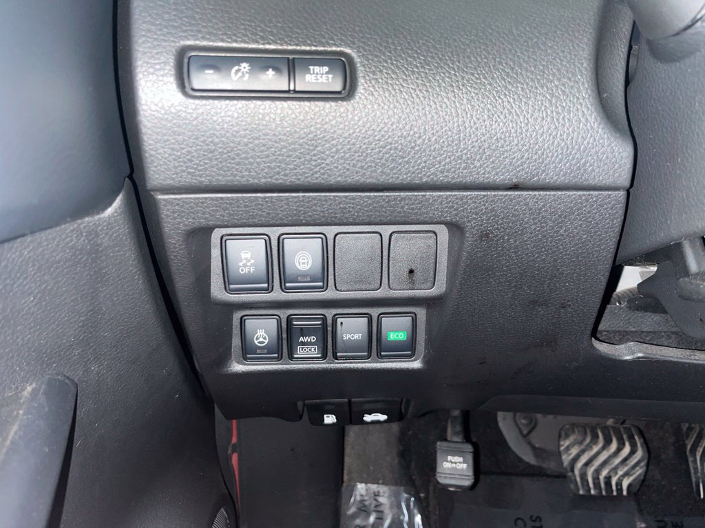 Used 2022 Nissan Rogue Sport SV AWD/4WD image 57