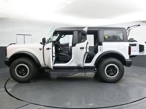 New 2026 Ford Bronco Badlands AWD/4WD image 32