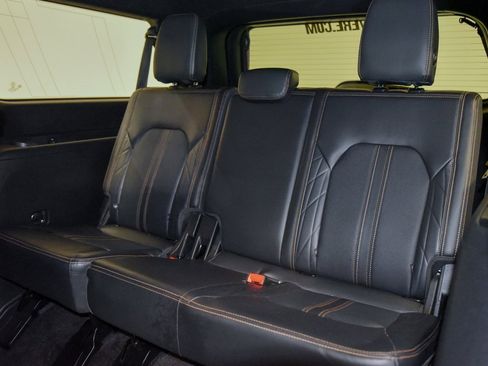 Used 2022 Ford Expedition Max Platinum image 7