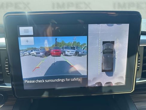 Used 2020 Ford Explorer Limited image 24