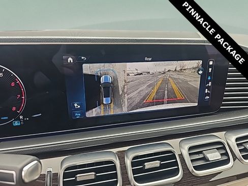 Used 2024 Mercedes-Benz GLS 450 4MATIC image 26