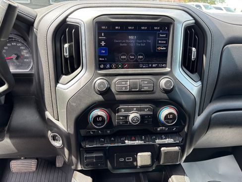 Used 2021 Chevrolet Silverado 1500 LTZ AWD/4WD image 11