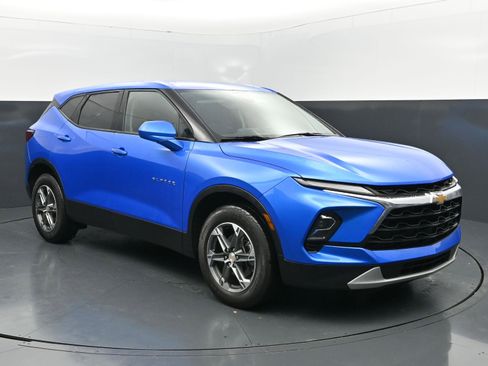 Used 2025 Chevrolet Blazer LT AWD/4WD image 7