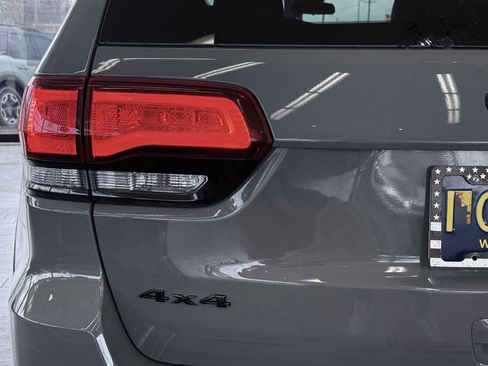 Used 2021 Jeep Grand Cherokee Laredo X image 23