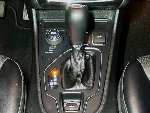 Used 2022 Jeep Cherokee Latitude Lux image 14