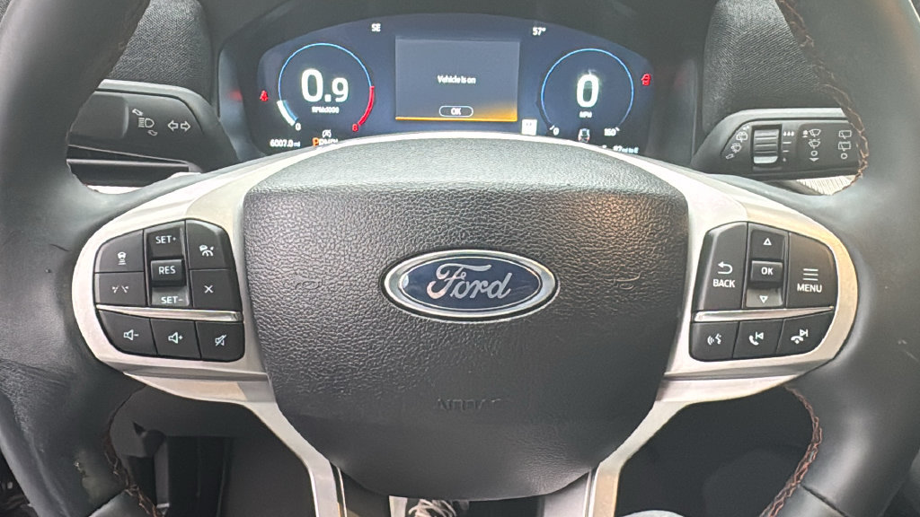 Used 2025 Ford Explorer Active AWD/4WD image 20