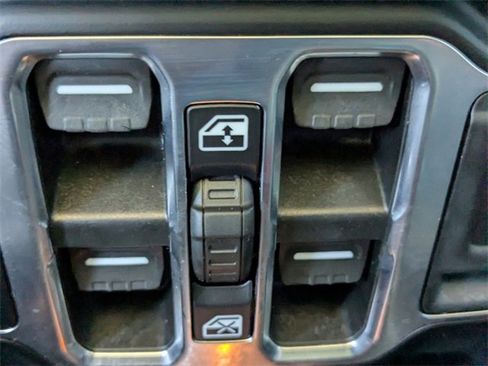 Used 2022 Jeep Gladiator Overland w/ Popular Equipment Package image 21