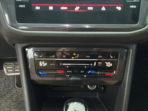 Used 2024 Volkswagen Tiguan SE R-Line w/ MDO Package, Three-Row FWD image 28