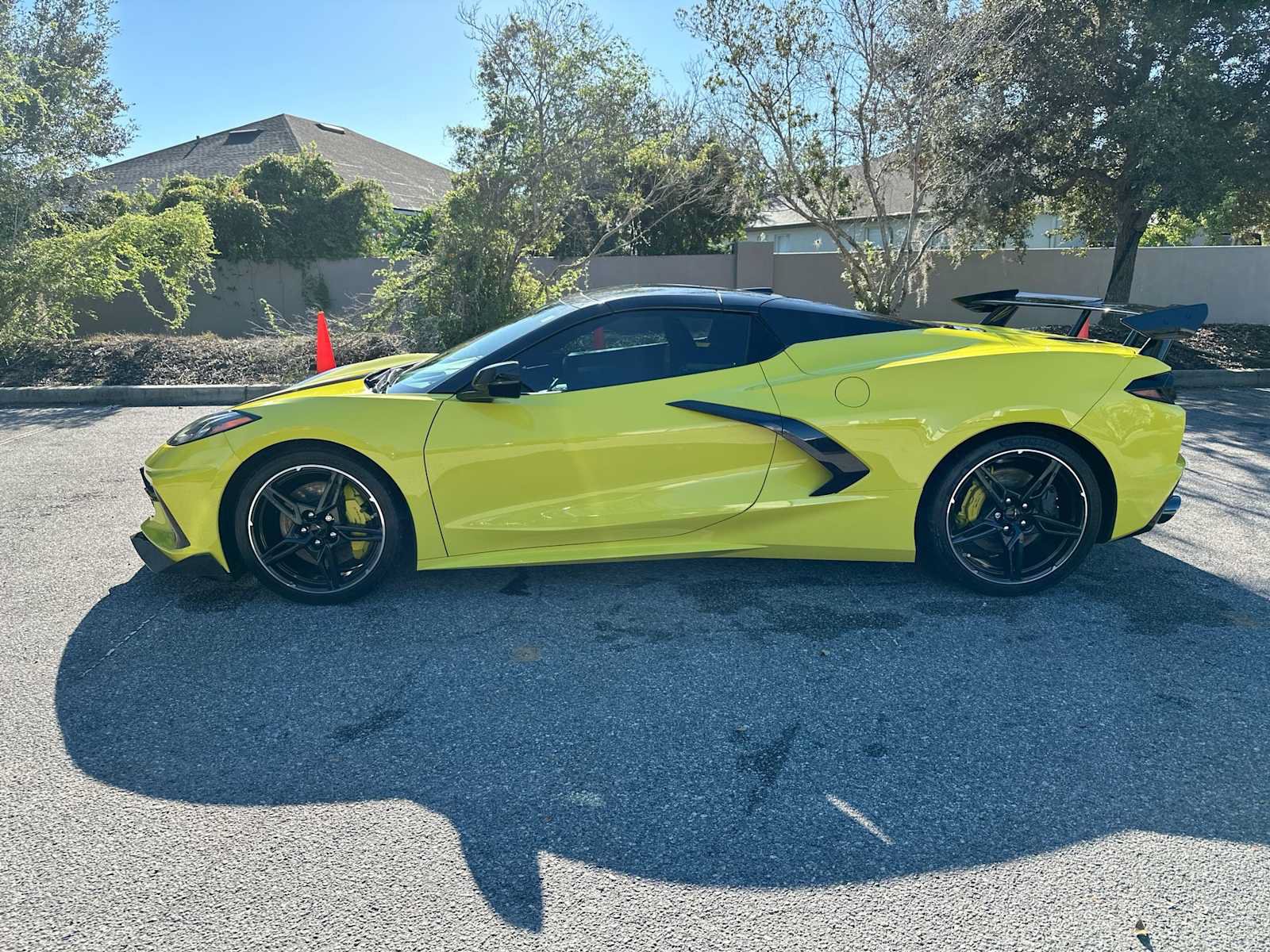 Used 2021 Chevrolet Corvette Stingray Premium Conv w/ Z51 Performance Package RWD image 3