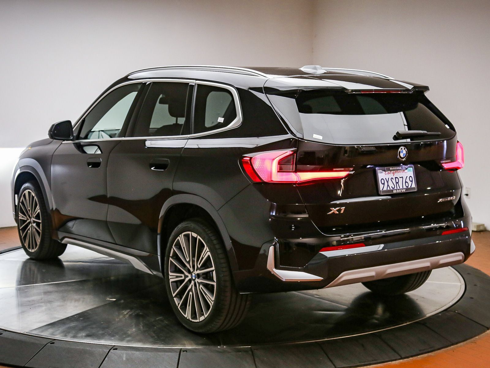 Used 2026 BMW X1 xDrive28i w/ Convenience Package AWD/4WD image 5