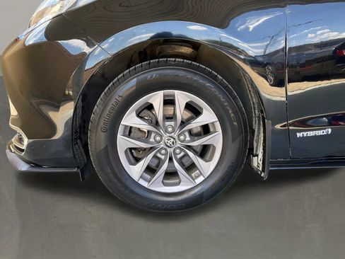 Used 2021 Toyota Sienna FWD image 8