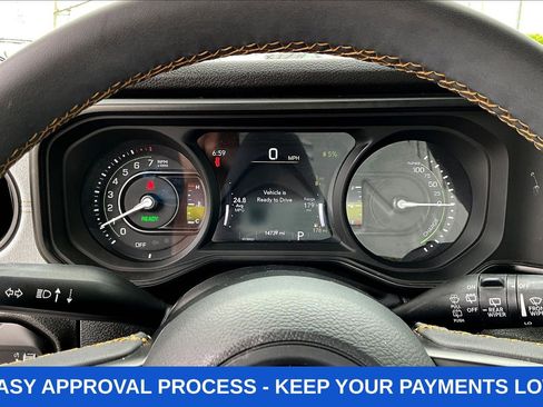 Used 2024 Jeep Wrangler Unlimited AWD/4WD image 17
