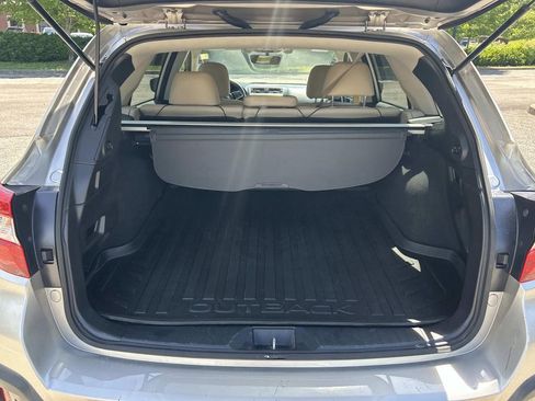 Used 2018 Subaru Outback 2.5i Limited AWD/4WD image 14