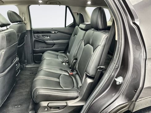 Used 2024 Honda Pilot Touring image 21