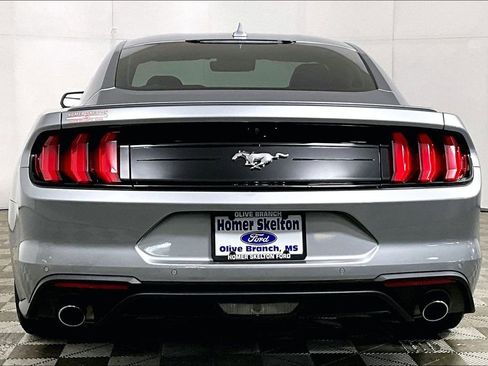 Used 2022 Ford Mustang Premium image 4