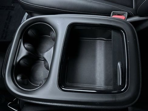 Used 2024 Chrysler Pacifica Select image 22