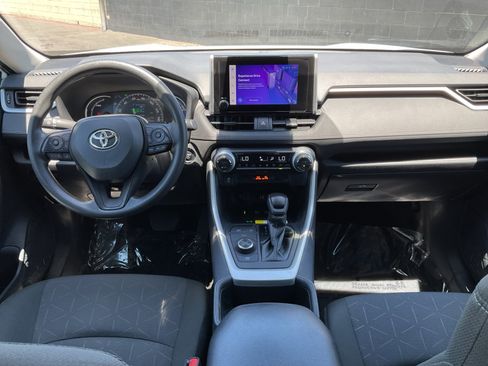 Used 2024 Toyota RAV4 XLE AWD/4WD image 15