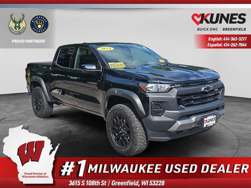 Used 2024 Chevrolet Colorado Trail Boss w/ Advanced Trailering Package AWD/4WD image 1