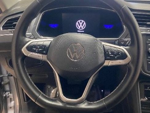 Used 2022 Volkswagen Tiguan SE image 29