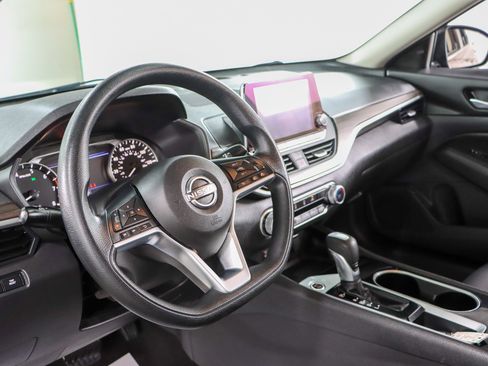 Used 2024 Nissan Altima 2.5 SV FWD image 22