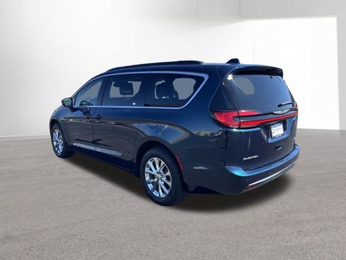 Used 2022 Chrysler Pacifica Touring-L AWD/4WD image 6