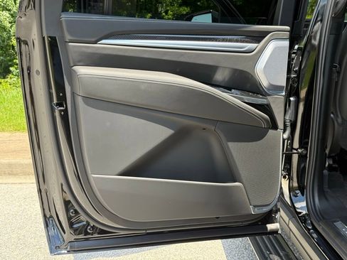 New 2026 Cadillac Escalade ESV V AWD/4WD image 21