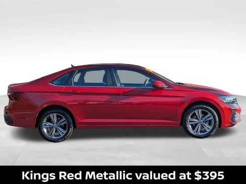 Used 2023 Volkswagen Jetta SE w/ Panoramic Sunroof Package image 5