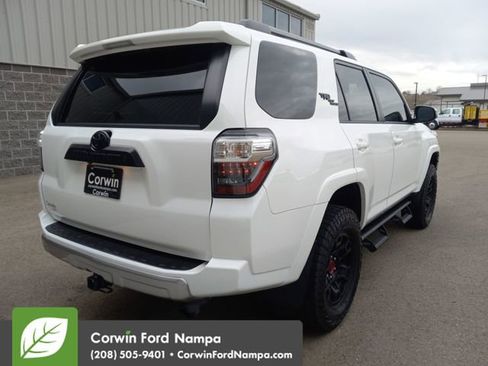 Used 2022 Toyota 4Runner TRD Off-Road Premium image 3