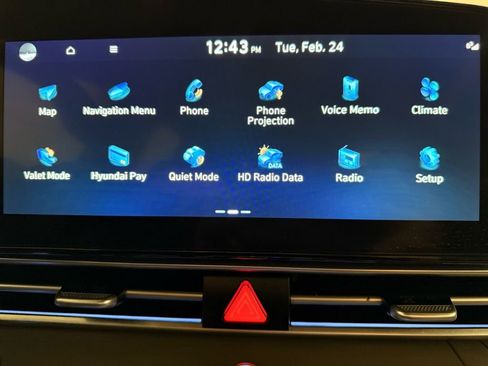 Used 2025 Hyundai Elantra SEL image 20