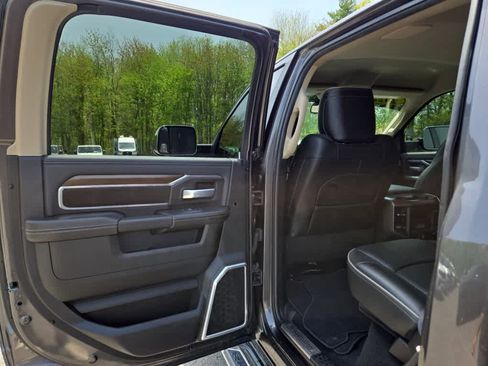 Used 2022 RAM 2500 Laramie AWD/4WD image 35