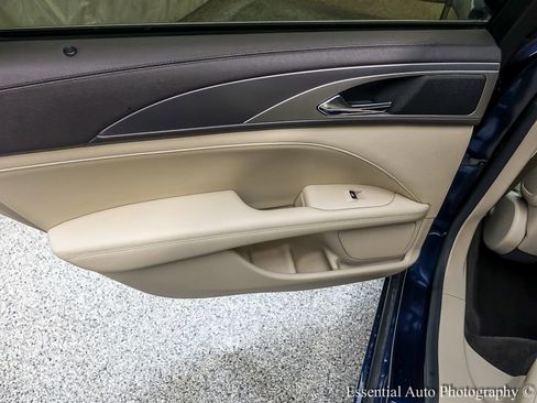 Used 2017 Lincoln MKZ Premiere image 19