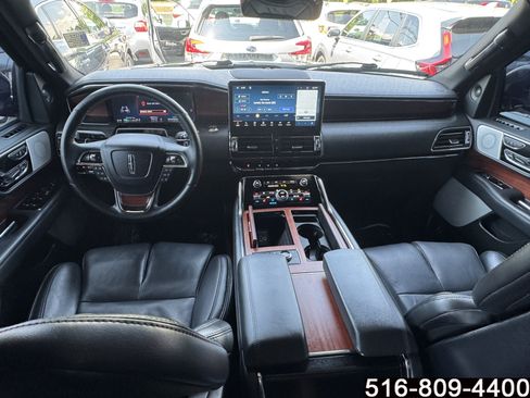 Used 2023 Lincoln Navigator Reserve AWD/4WD image 11
