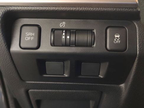 Used 2018 Subaru Forester 2.5i Premium AWD/4WD image 17