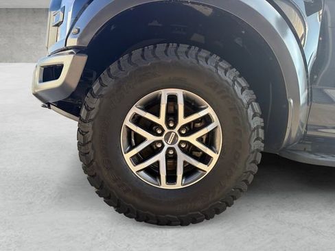 Used 2018 Ford F150 Raptor image 14