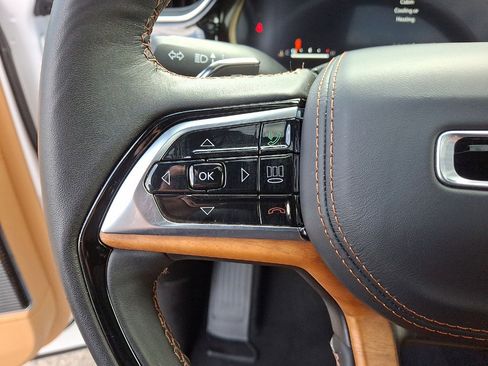 Certified 2025 Jeep Grand Cherokee L Summit AWD/4WD image 17