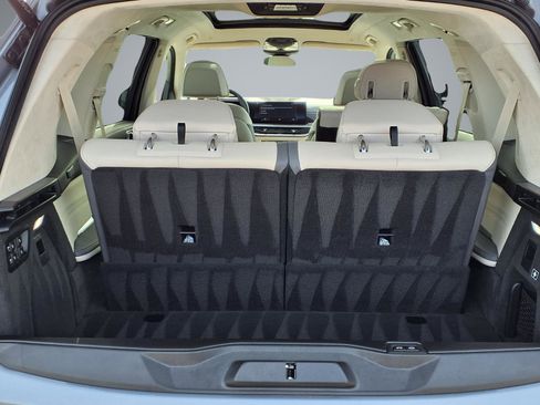 Used 2023 BMW X7 xDrive40i w/ Executive Package image 13